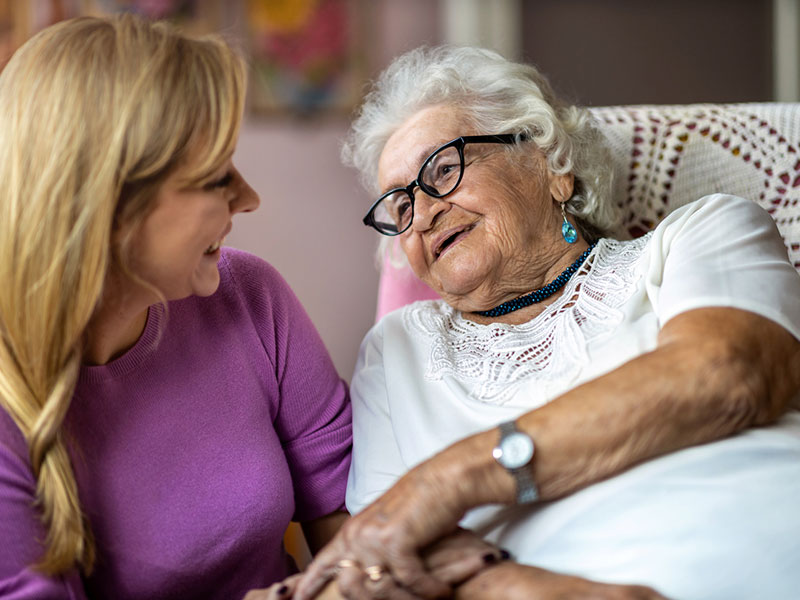 How to Move a Parent with Dementia to Assisted Living